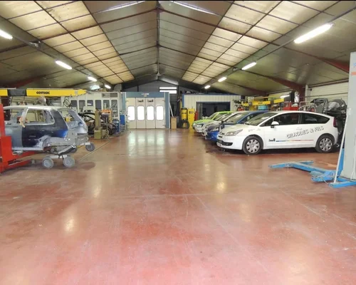 Carrosserie à Creissels, Gilhodes et Fils, l'atelier