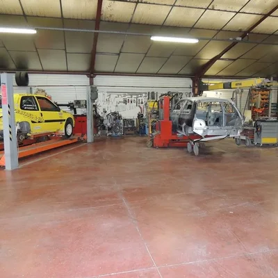 Carrosserie Gilhodes et Fils, peinture, vitrage auto et réparation à Millau